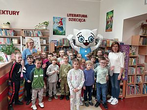 W labiryncie półek i półeczek… , książek i książeczek... - zdjęcie 1